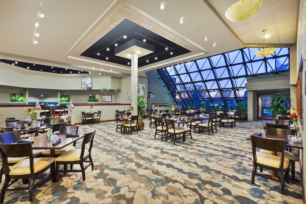 Crowne Plaza Columbus North Worthington by IHG - photo 29