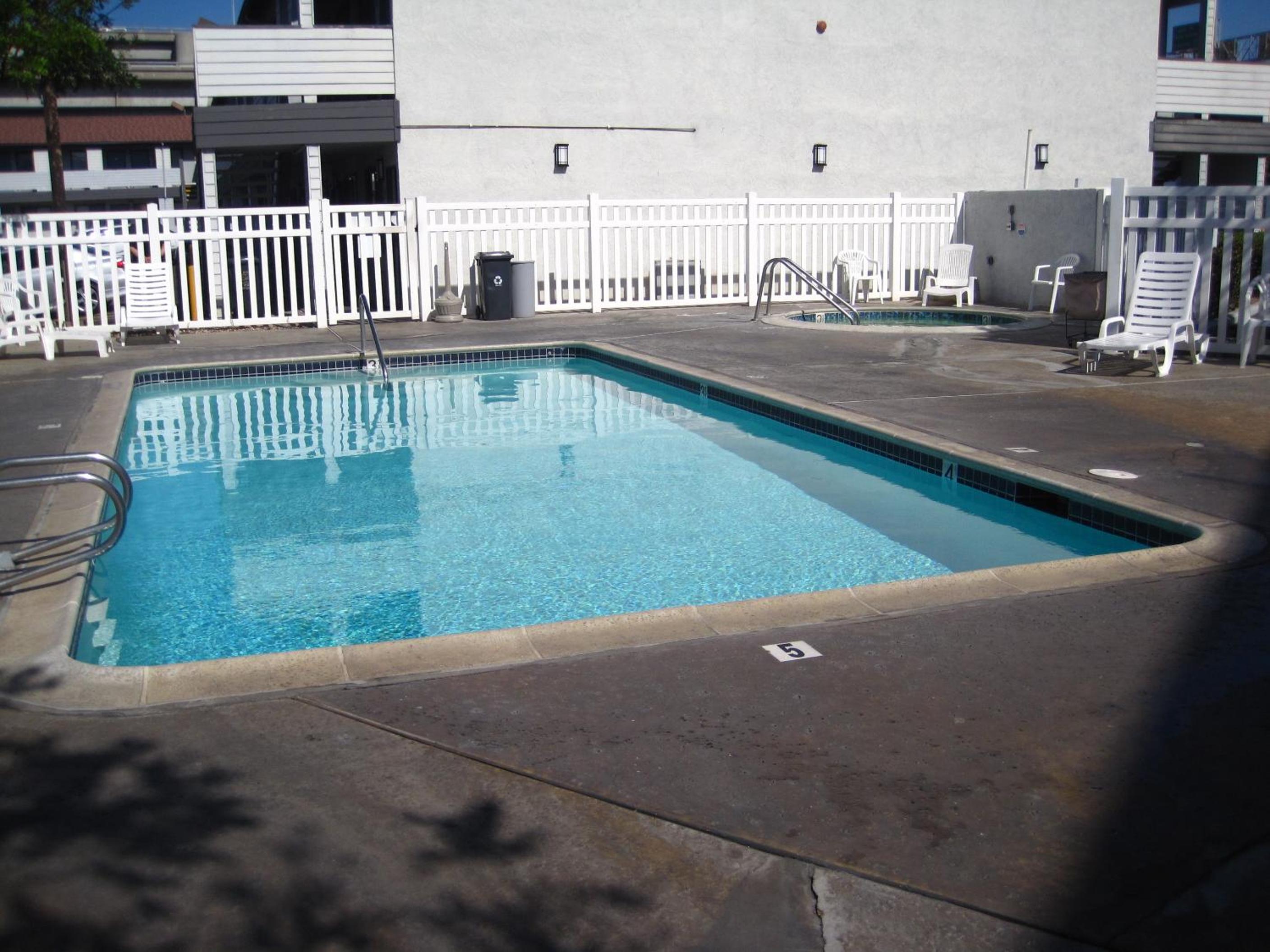 E Z 8 Motel Old Town - photo 10