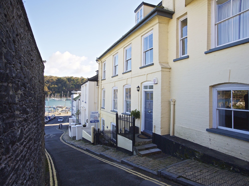 11 Ridge Hill — 4-Star Luxury Hotel in Dartmouth, United Kingdom