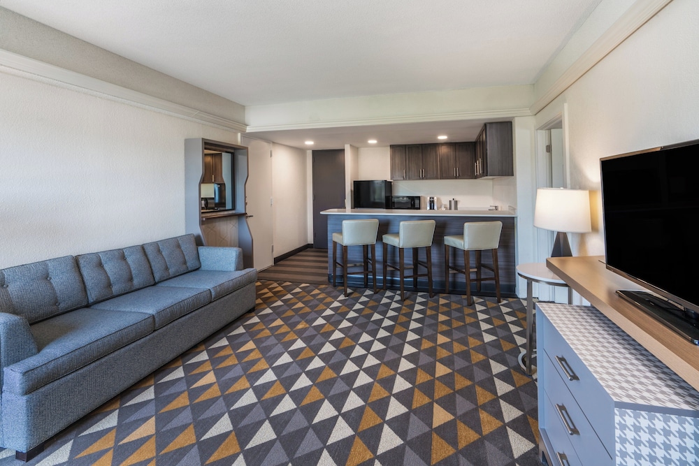 Holiday Inn & Suites Pittsfield Berkshires by IHG - photo 15