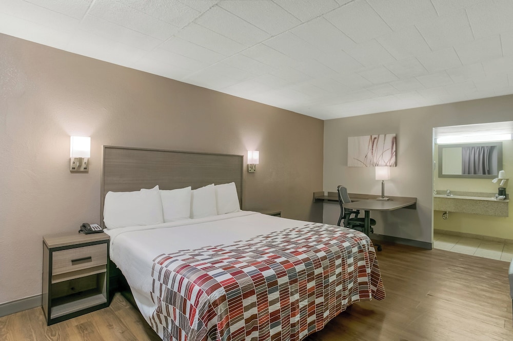 Red Roof Inn Baltimore - photo 18