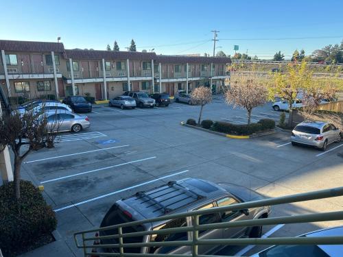 Valley Inn — Castro Valley — photo 5