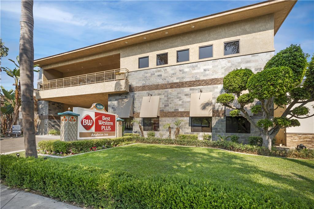 Best Western Plus Anaheim Inn - photo 41