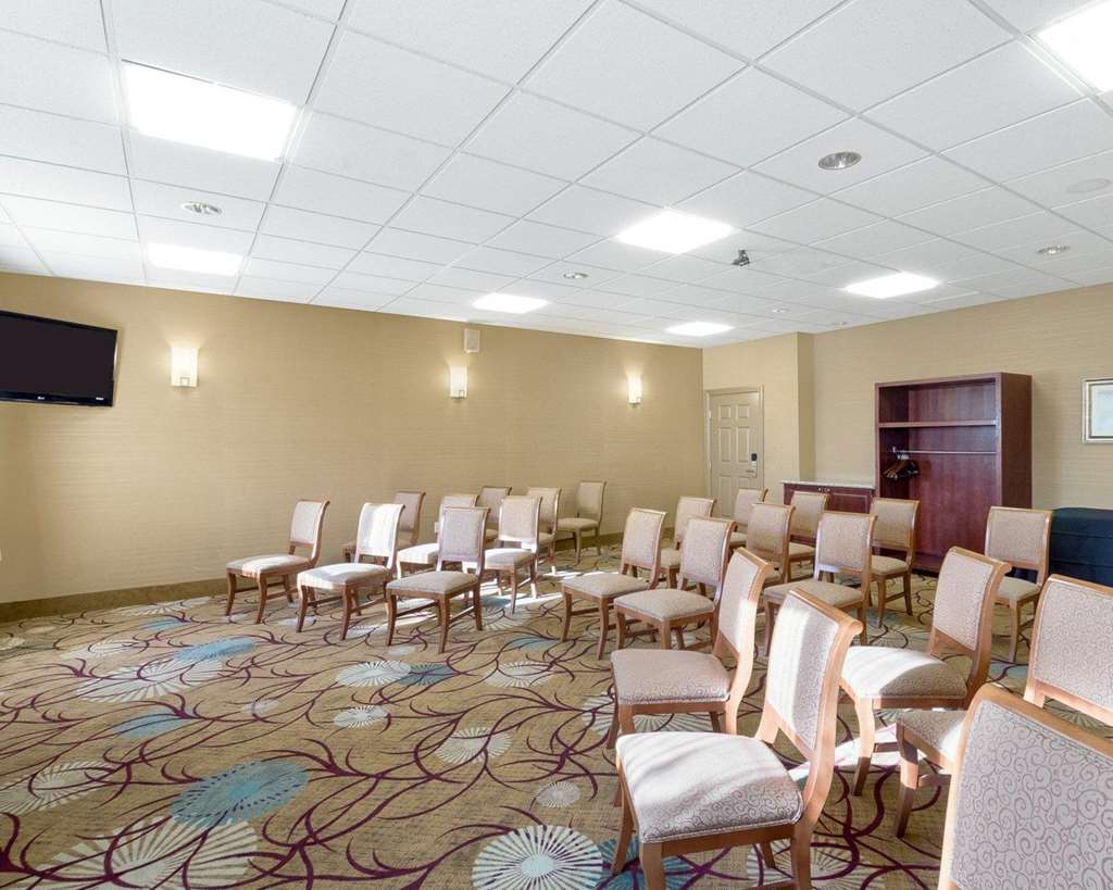 Comfort Inn & Suites Fayetteville University Area - photo 30