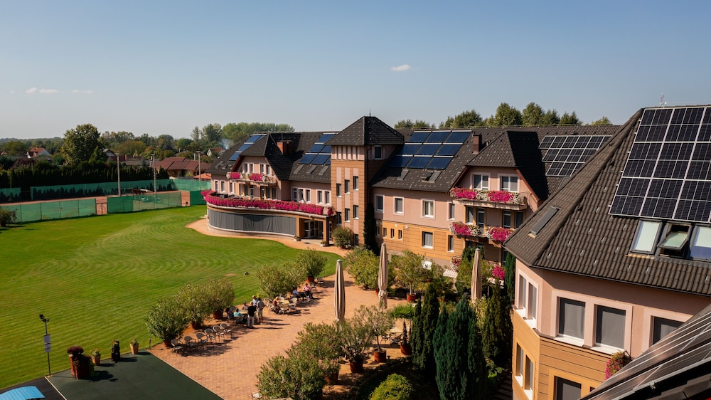 Granada Konferencia Wellness Sport Hotel in Kecskemet, Hungary