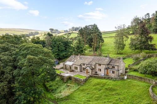 River Fishing I Hot tub I Games Room I PetFriendly in Macclesfield, United Kingdom