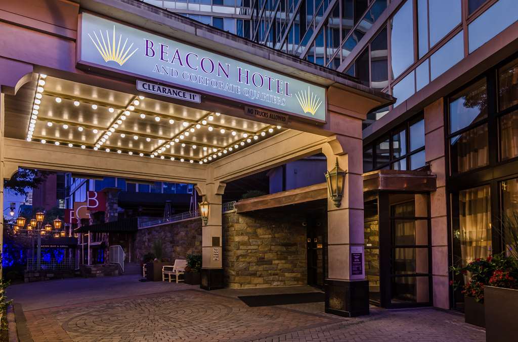 Beacon Hotel & Corporate Quarters - photo 4