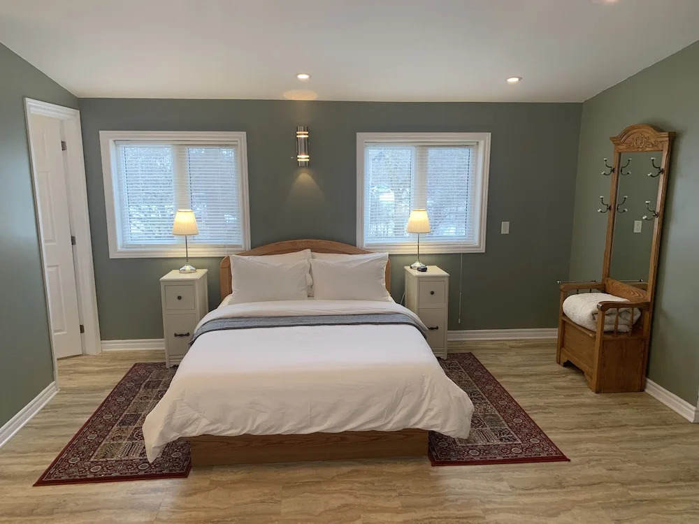 1840 Guest House — Smiths Falls — photo 4