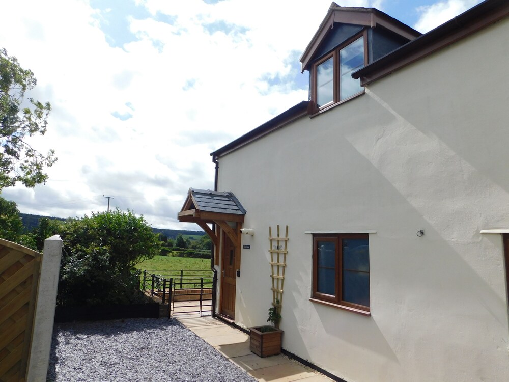 Mossy Lodge — 4-Star Luxury Hotel in Shrewsbury, United Kingdom