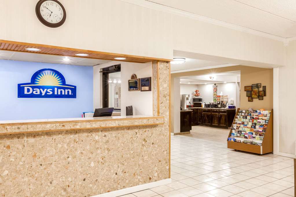 Days Inn by Wyndham Syracuse - photo 3