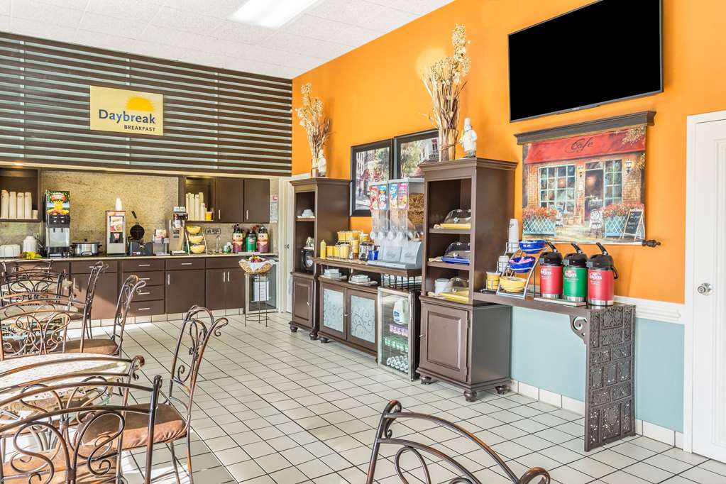 Days Inn by Wyndham Lake Park Valdosta - photo 19