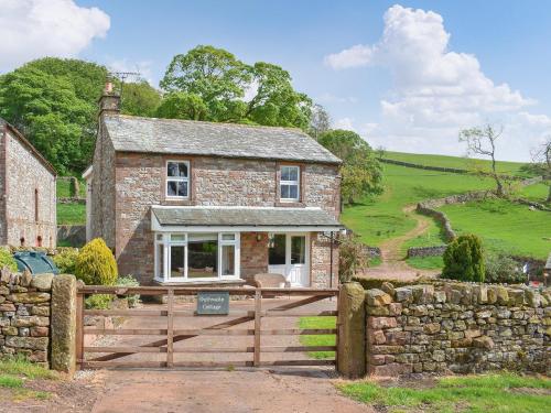 Outhwaite Cottage — 4-Star Luxury Hotel in Penrith, United Kingdom