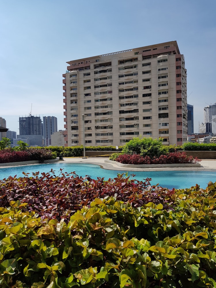 The Beacon Makati — 4-Star Luxury Hotel in Makati City, Philippines