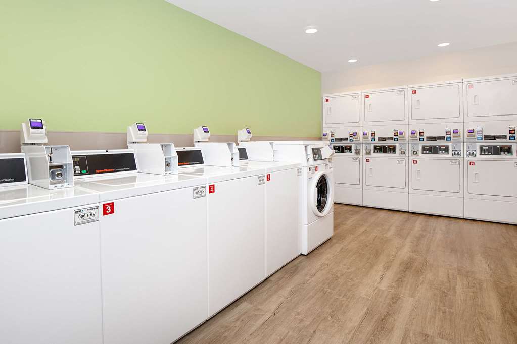WoodSpring Suites Carol Stream Chicago - photo 15