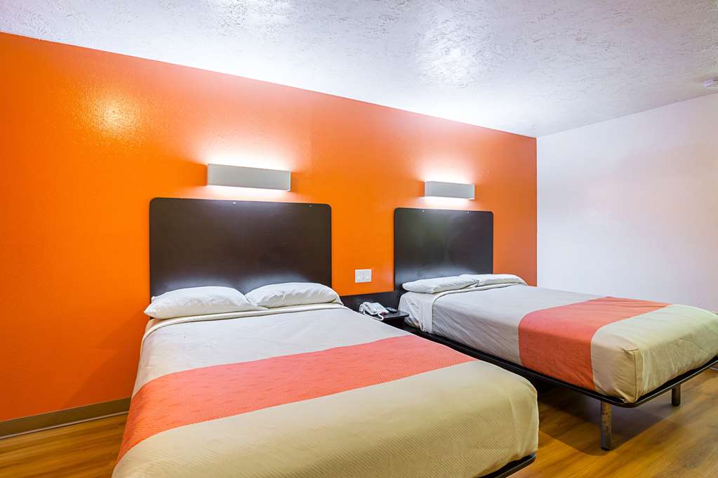 Motel 6 Madisonville TX - photo 11