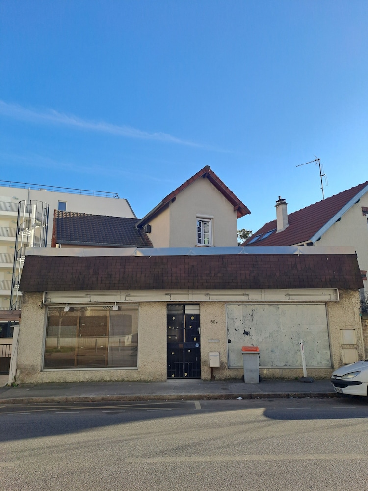 Oliasi Poissy in Poissy, France