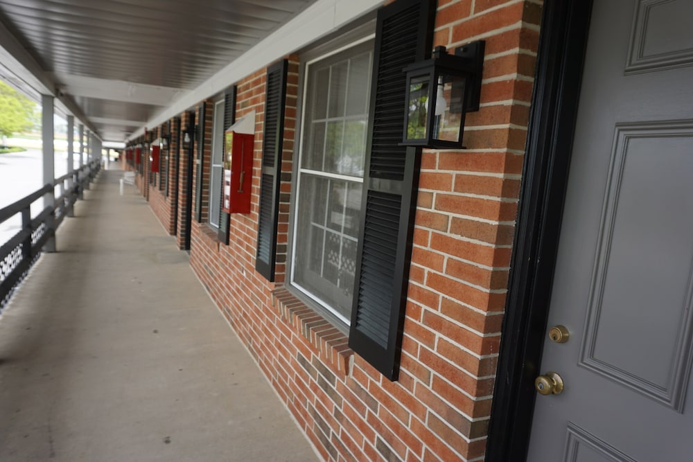 Harvest Drive Family Inn - photo 49
