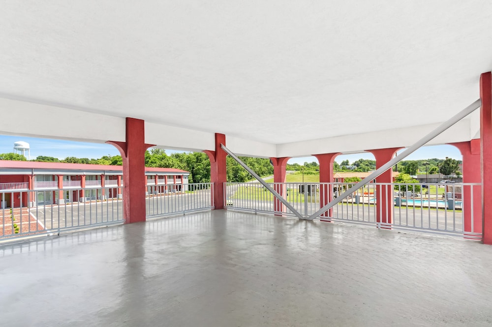 Red Roof Inn Berea - photo 25