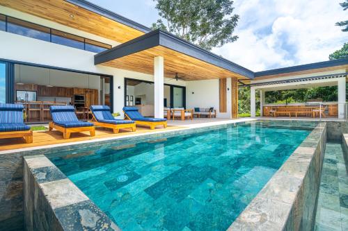 NEW Luxury 4 Suites Private pool Ocean views in Unknown City, Costa Rica