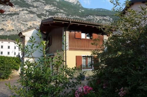 Residenza Al Capitello — 4-Star Luxury Hotel in Dro, Italy