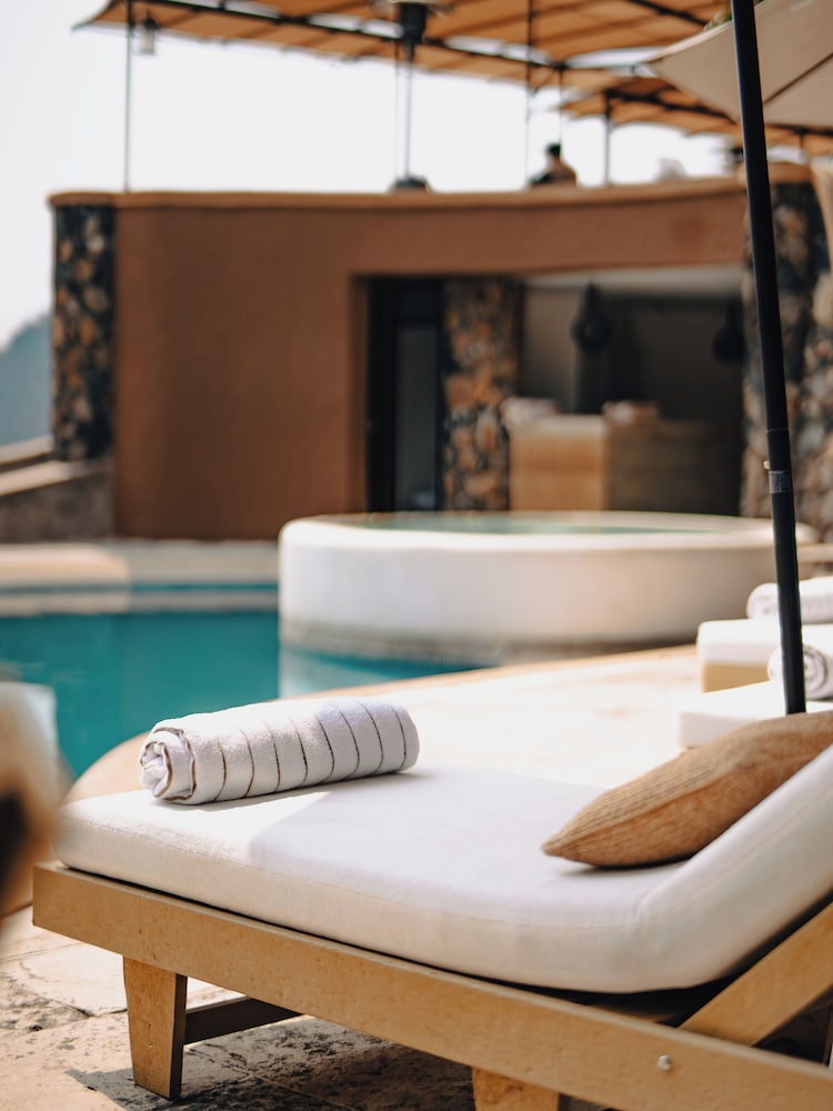 Hostal de la Luz — 4-Star Luxury Hotel in Amatlan, Mexico