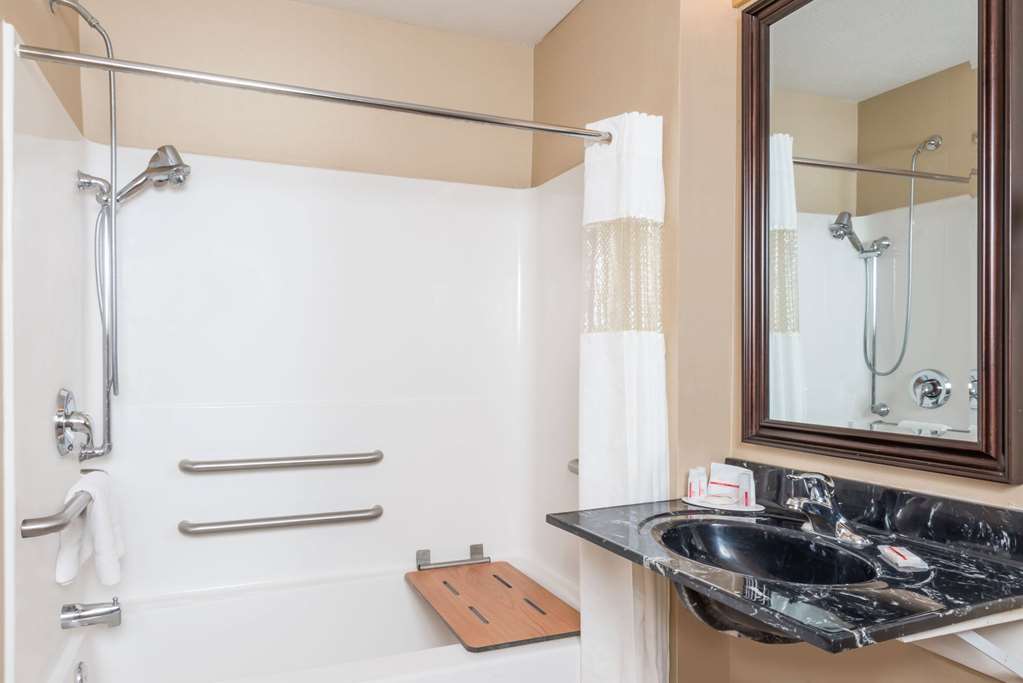 Ramada by Wyndham Strasburg Shenandoah Valley - photo 11