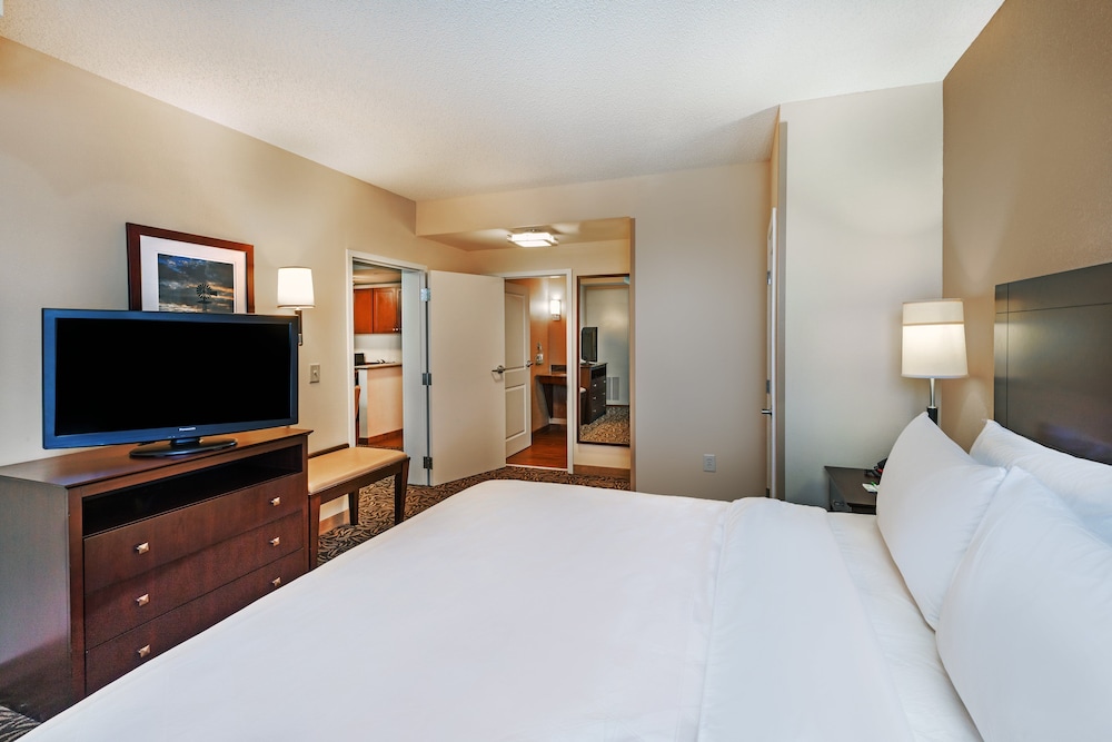 Holiday Inn Ardmore I 35 by IHG - photo 7
