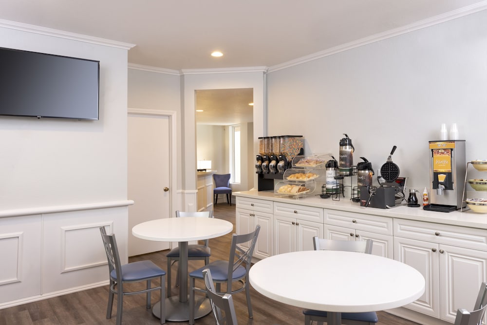 Beachfront Inn and Suites at Dana Point - photo 25