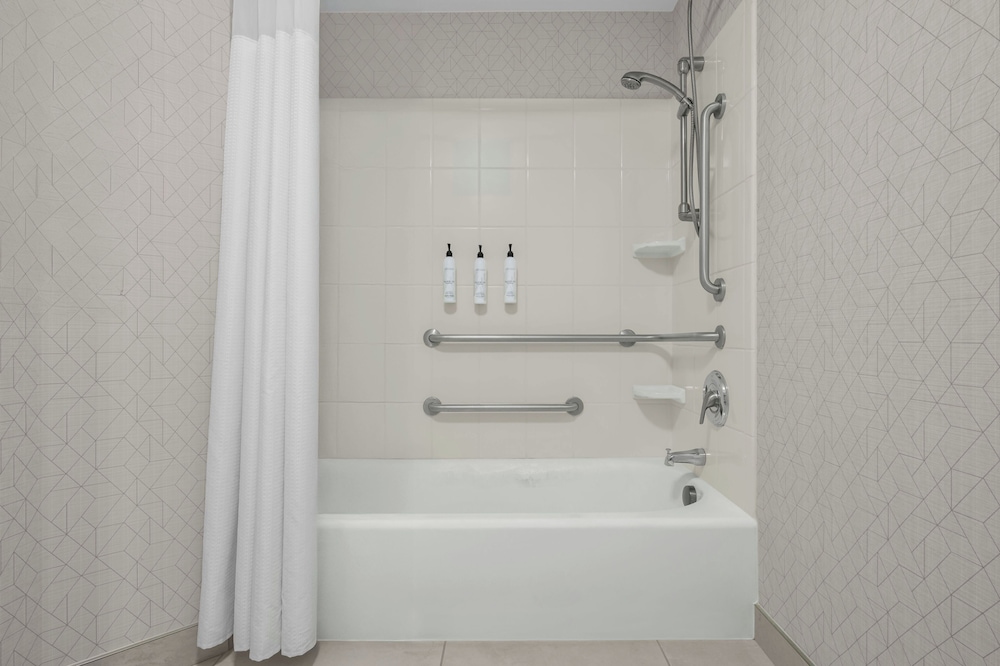 SpringHill Suites Lehi at Thanksgiving Point - photo 16