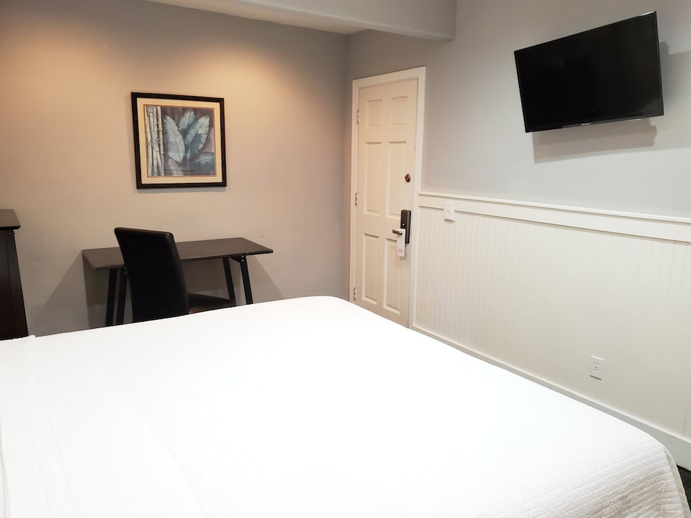 Coronado Island Inn - photo 2