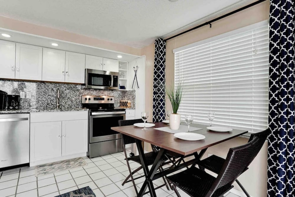 Gorgeous Waterfront Mermaid's Retreat Wows - photo 10
