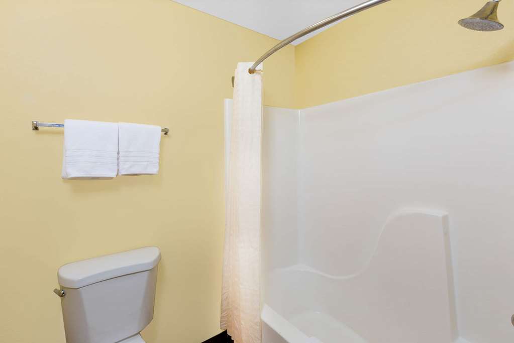 Days Inn by Wyndham Chillicothe - photo 18