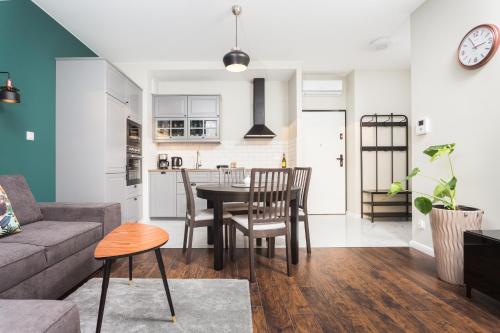 City of the Kings Leaf Apartment — 4-Star Luxury Hotel in Krakow, Poland