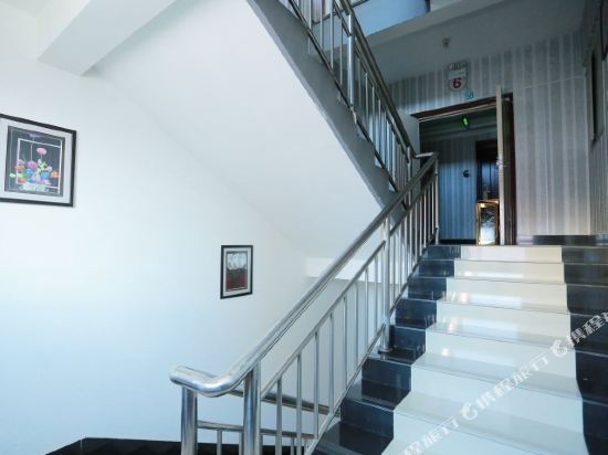 Gonghe Haihong Business Hotel in Gonghe, People's Republic of China