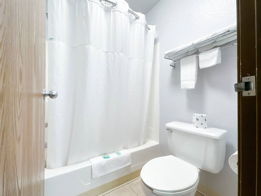 Blaine Town Inn & Suites - photo 23