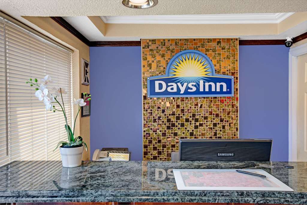 Days Inn by Wyndham San Francisco Lombard - photo 3