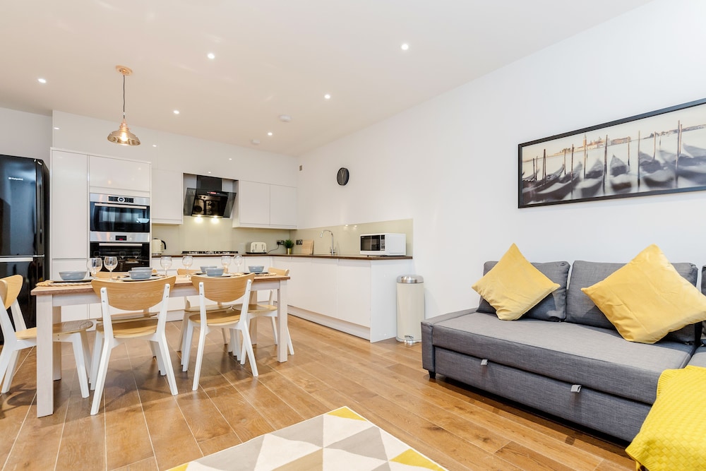 Donatello Apartment Hammersmith — 4-Star Luxury Hotel in London, United Kingdom