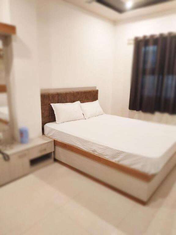 Rudraksha Guest House — 4-Star Luxury Hotel in Varanasi, India