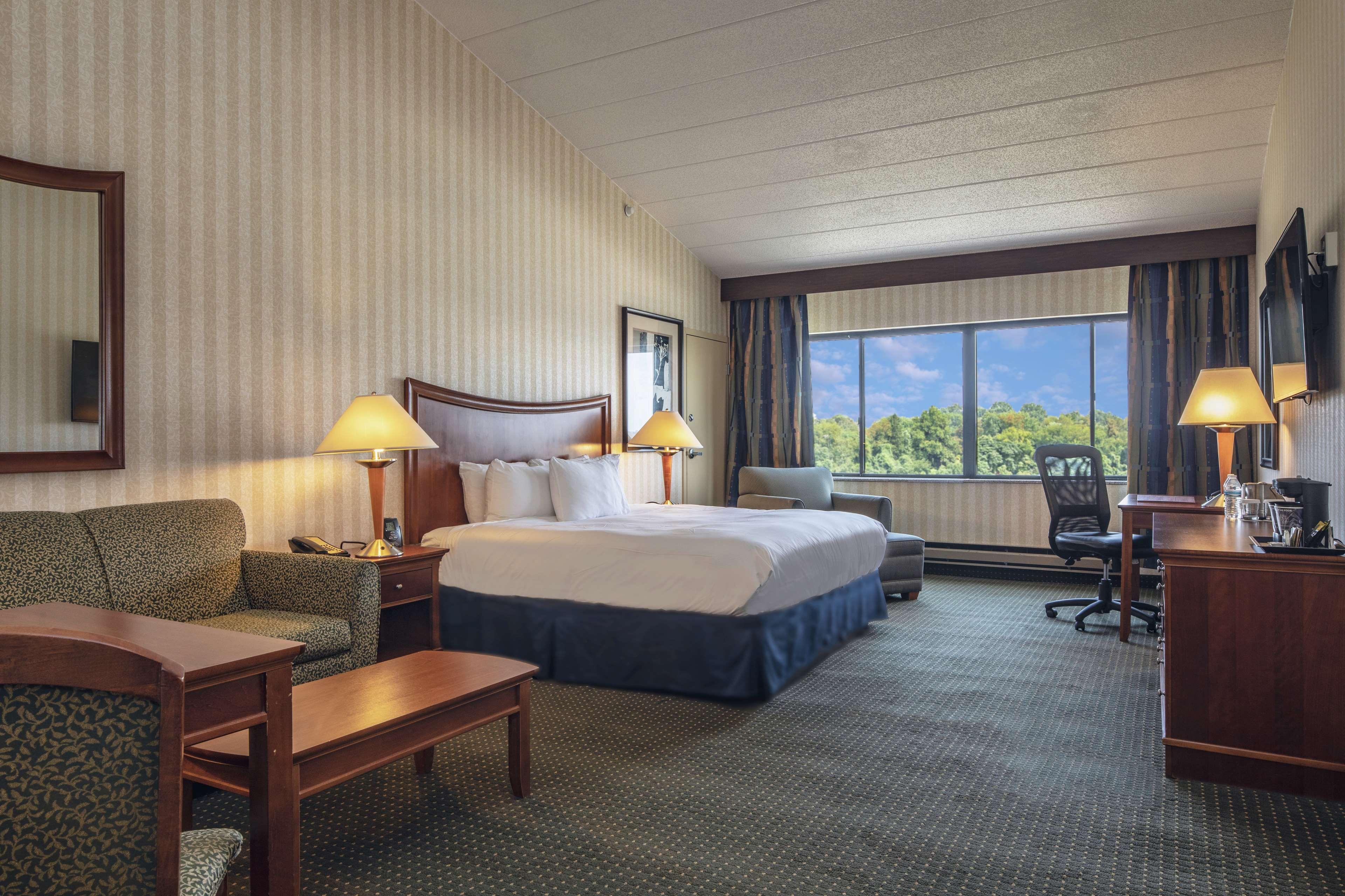 DoubleTree Pittsburgh Monroeville Convention Center - photo 6