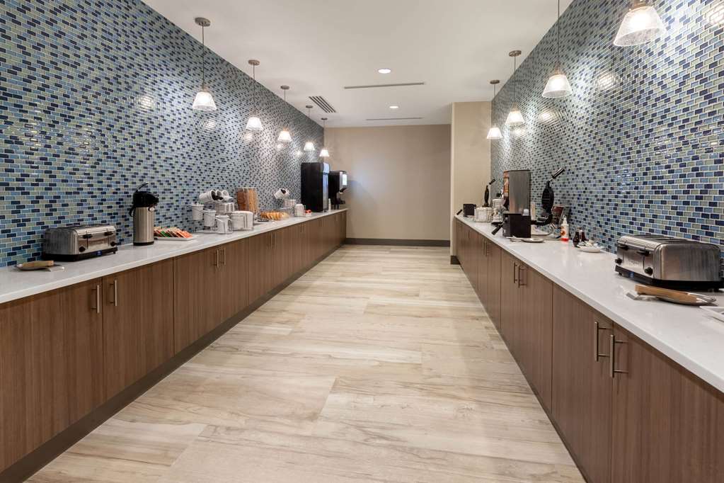 La Quinta Inn & Suites by Wyndham Middletown Goshen - photo 35