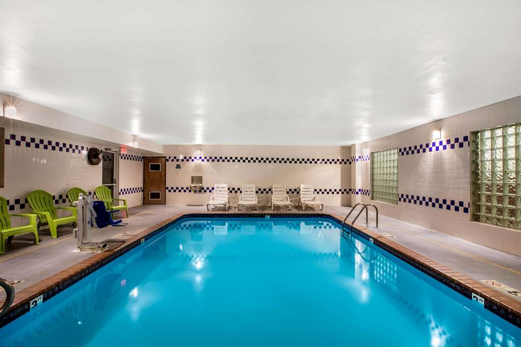 La Quinta Inn & Suites by Wyndham Emporia - photo 9