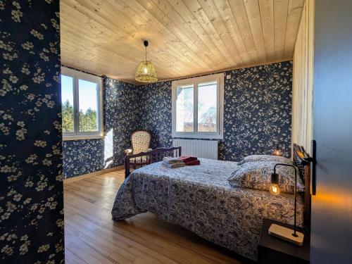 Gîte spacieux pour 10 pers. avec grand jardin à Tence FR 1 582 528 — hotel in Tence