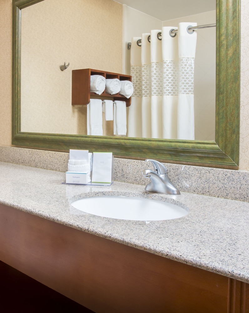 Hampton Inn Shawnee - photo 17