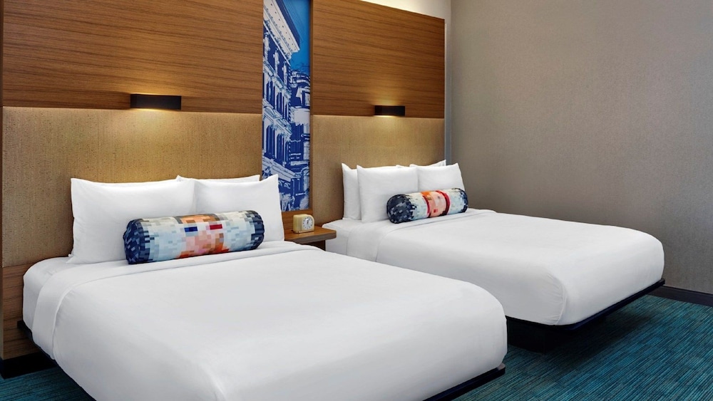 Aloft New York LaGuardia Airport - photo 11