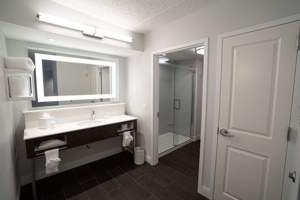 Hampton Inn & Suites Fairfield - photo 52