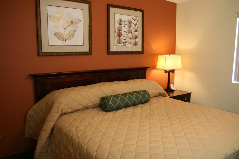 Affordable Suites Mooresville LakeNorman - photo 13
