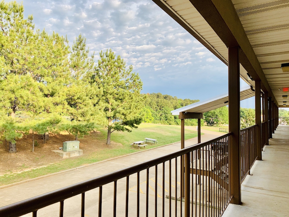 Weston Inn & Suites - photo 43