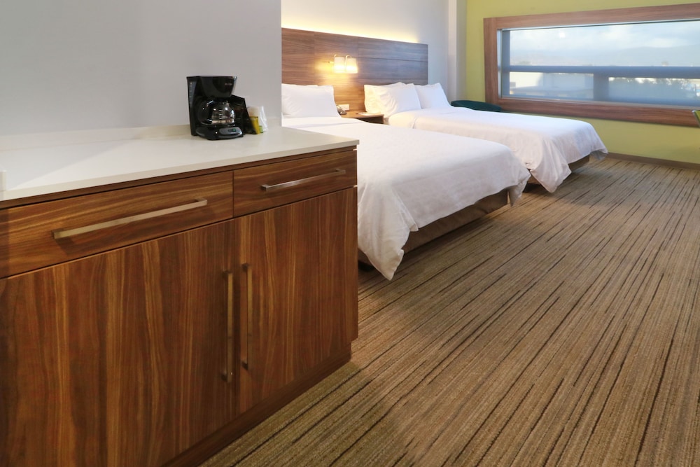 Holiday Inn Express & Suites Ensenada Centro by IHG