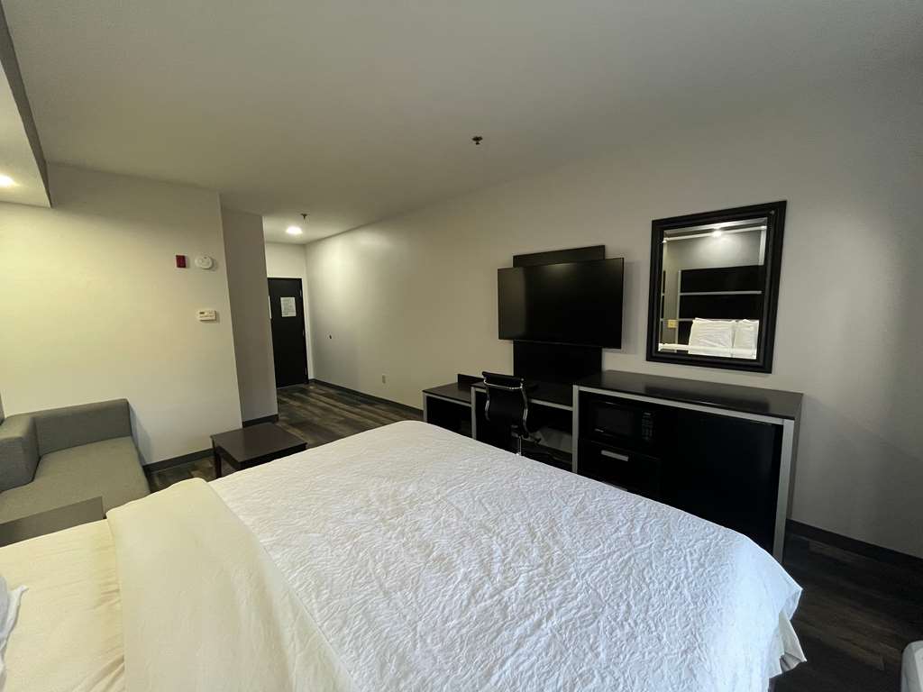 Sonesta Essential Savannah - photo 30