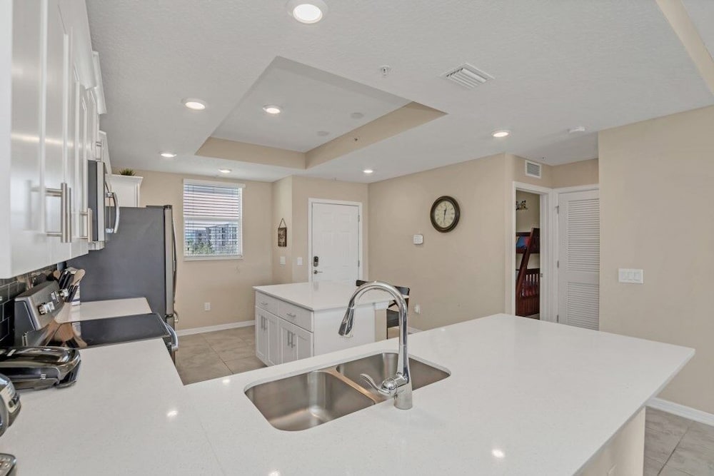Voted #1 Resort Storey Lake Water Park 2 Bedroom Townhouse by Redawning - photo 11
